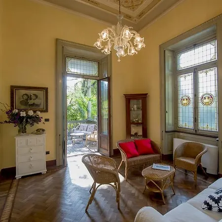 Vila Como